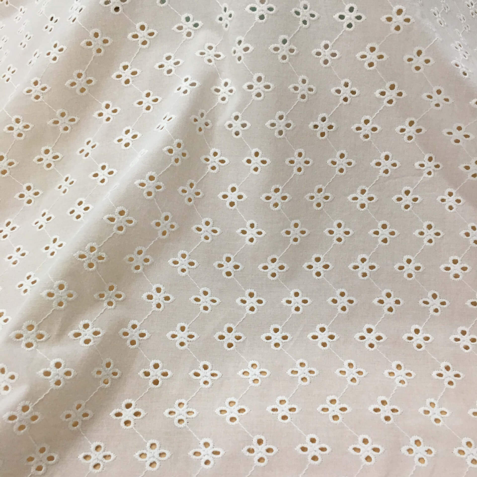 Dress White Polyester Embroidered Fabric for Women's Wear Wholesale Su 5
